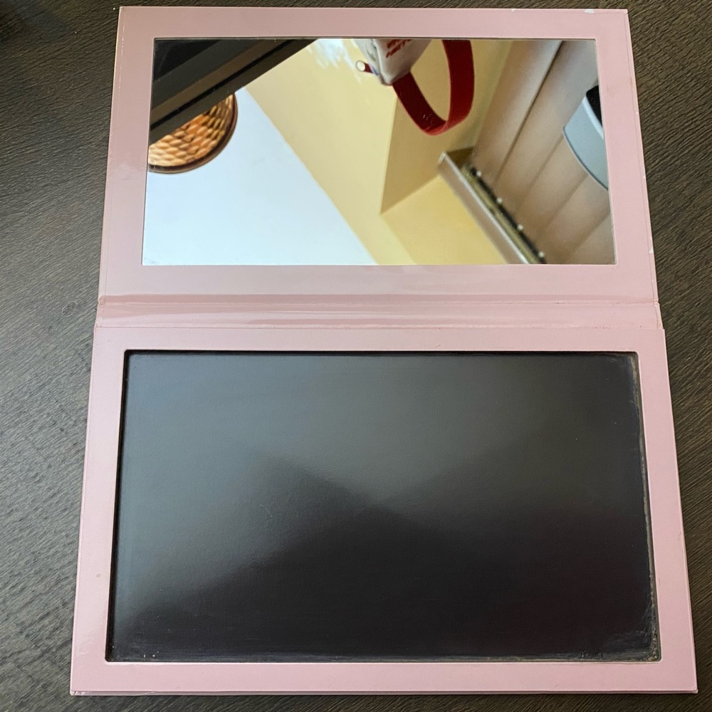 SOLD-Kylie Cosmetics/ New-Empty Eyeshadow Palette.SOLD